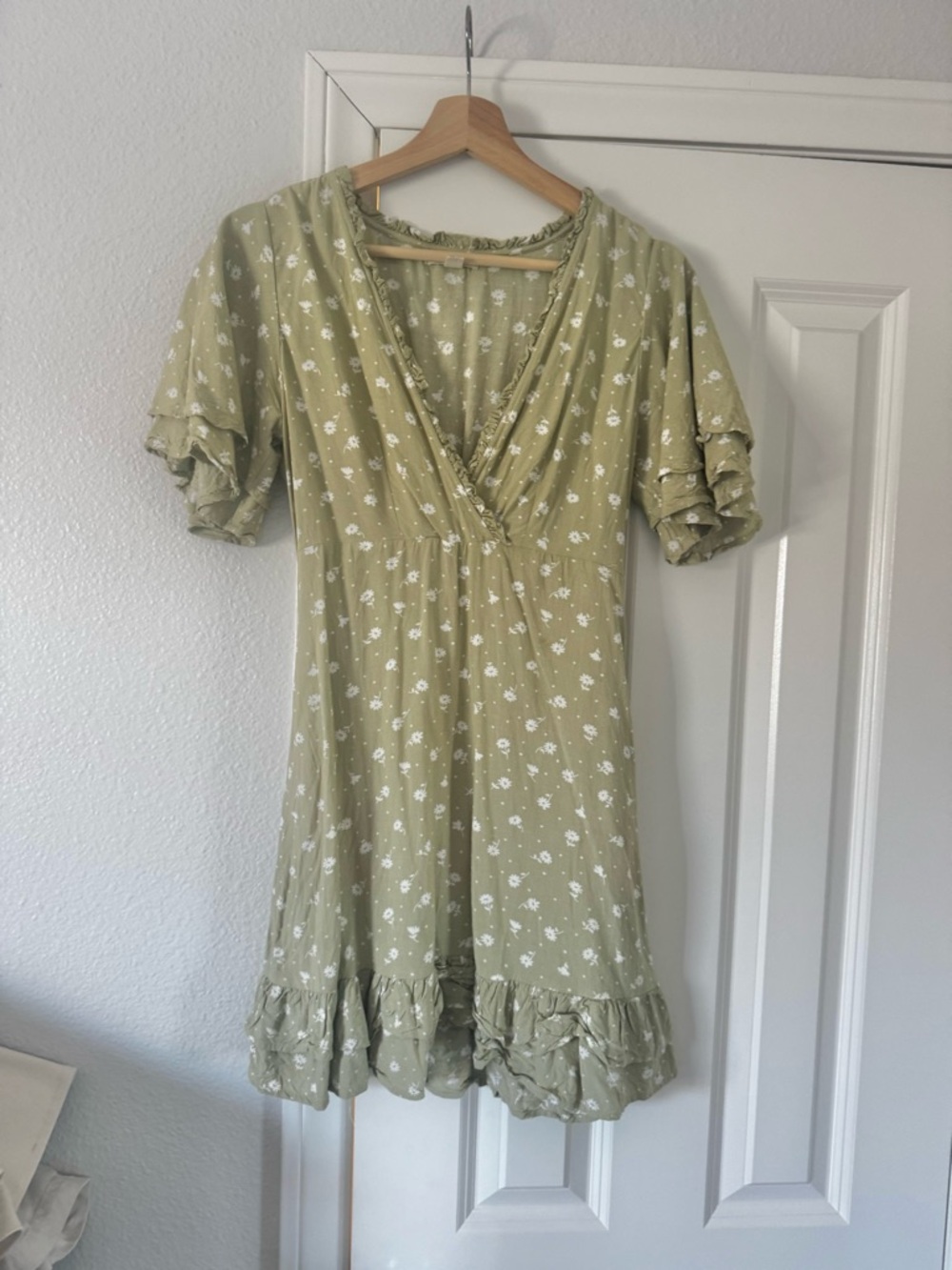 Billabong x The Salty Blonde Sage Floral Ruffle Mini Dress Size Medium